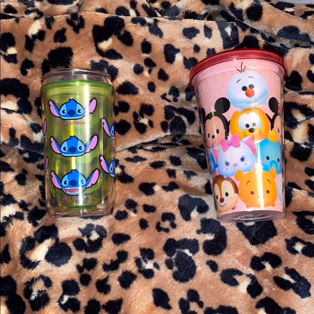 ❤️3/$25❤️ 2 Disney cups ***plastic***